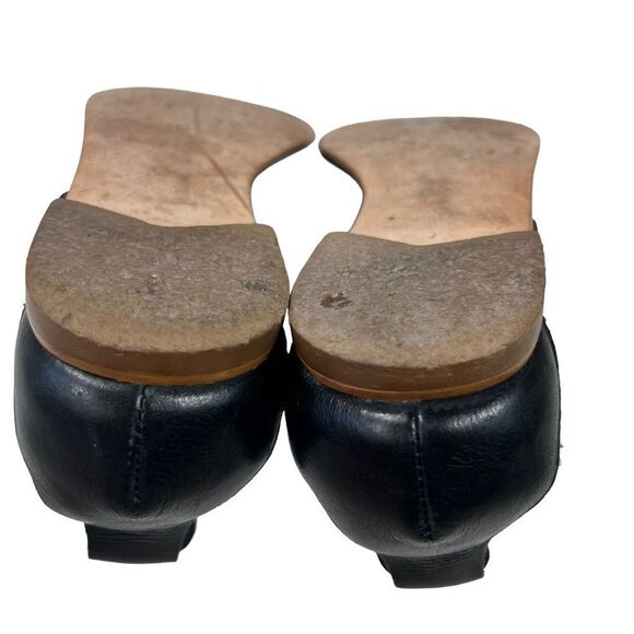 Bernardo ‘Poppy’ Black Leather T Strap Sandals - Picture 11 of 14